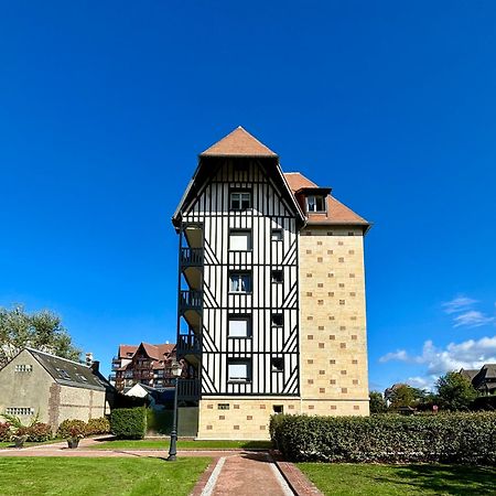 Studio En Rez De Jardin Deauville Centre Et Plage Екстер'єр фото